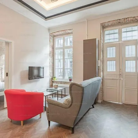Sweet Apartment *