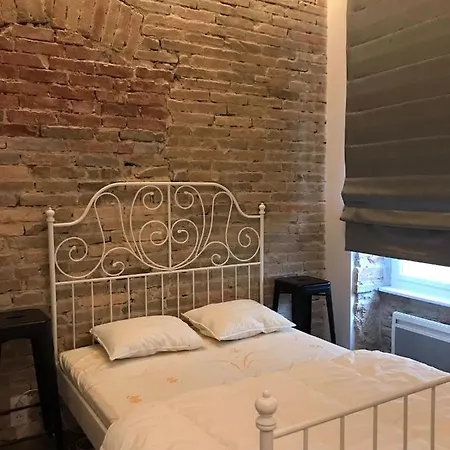 Sweet Apartment *